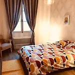Maison Face Aux Remparts エーグ・モルト